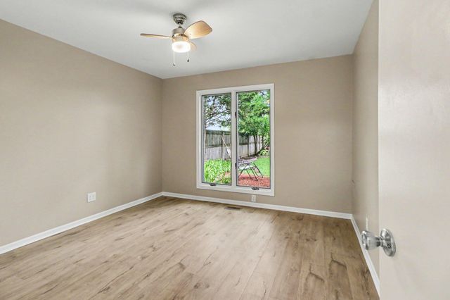 1140 W 59th Place, Merrillville, IN 46410