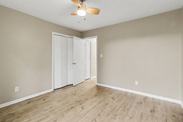 1140 W 59th Place, Merrillville, IN 46410