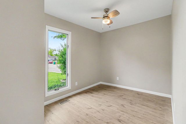 1140 W 59th Place, Merrillville, IN 46410