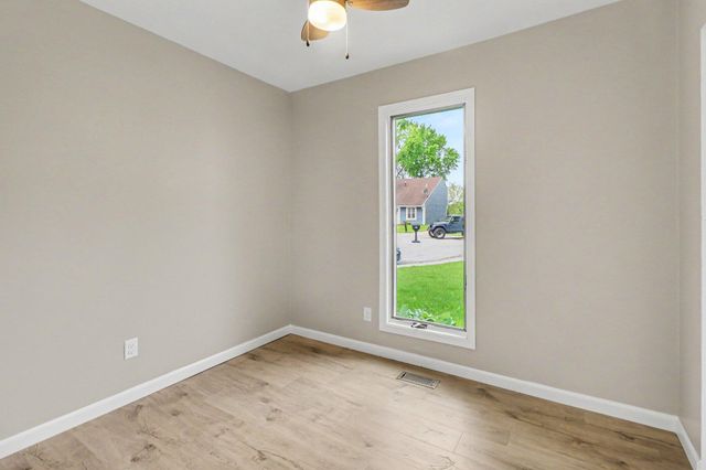 1140 W 59th Place, Merrillville, IN 46410