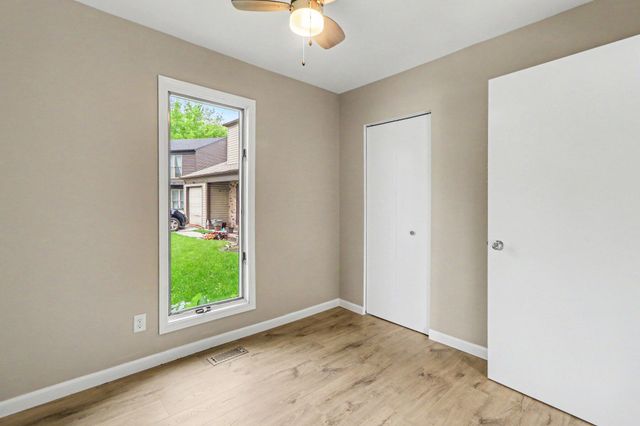1140 W 59th Place, Merrillville, IN 46410