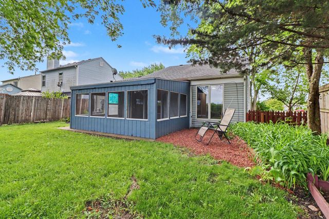 1140 W 59th Place, Merrillville, IN 46410