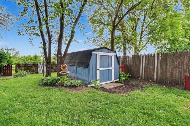 1140 W 59th Place, Merrillville, IN 46410
