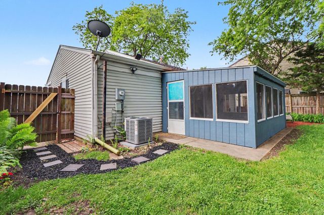 1140 W 59th Place, Merrillville, IN 46410