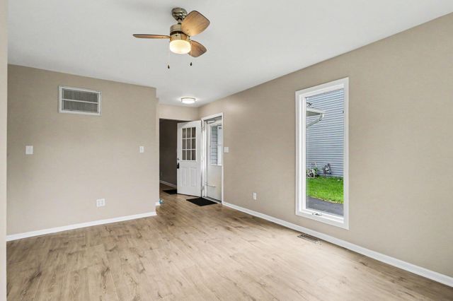 1140 W 59th Place, Merrillville, IN 46410