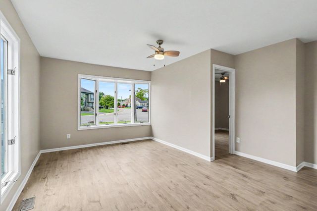 1140 W 59th Place, Merrillville, IN 46410