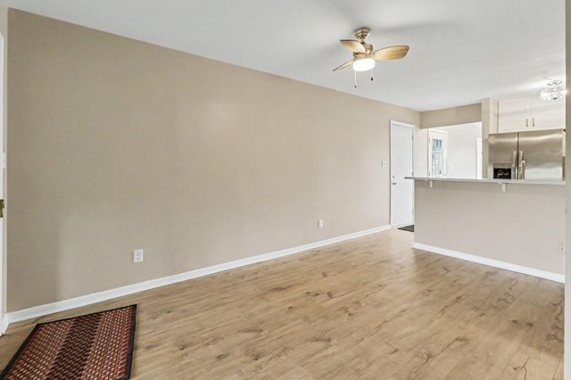 1140 W 59th Place, Merrillville, IN 46410