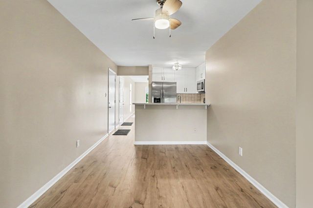 1140 W 59th Place, Merrillville, IN 46410