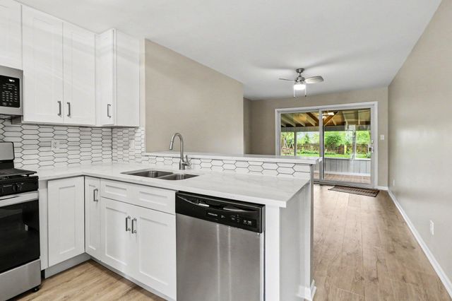 1140 W 59th Place, Merrillville, IN 46410