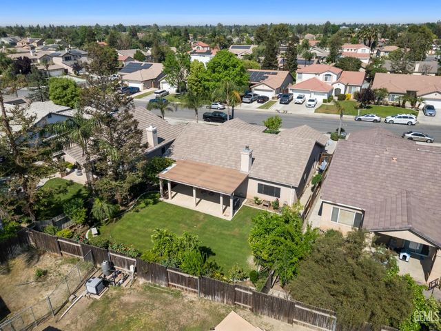 12003 Roaring River Avenue, Bakersfield, CA 93311