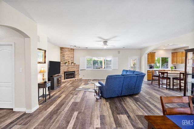 12003 Roaring River Avenue, Bakersfield, CA 93311