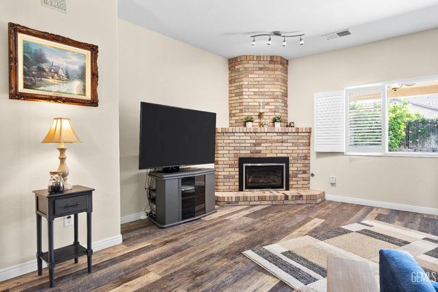 12003 Roaring River Avenue, Bakersfield, CA 93311