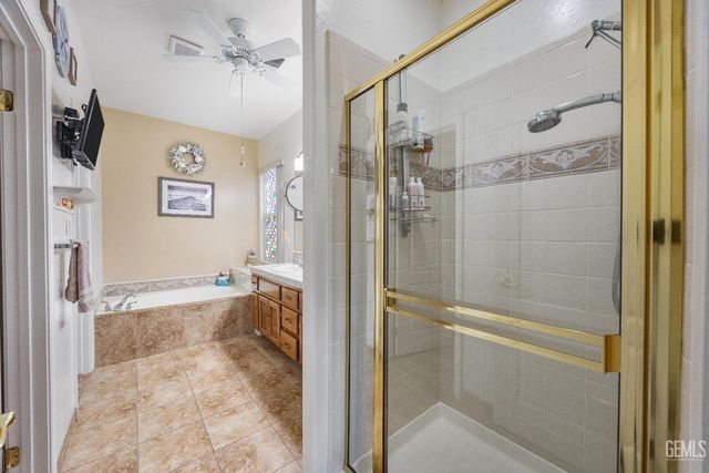 12003 Roaring River Avenue, Bakersfield, CA 93311