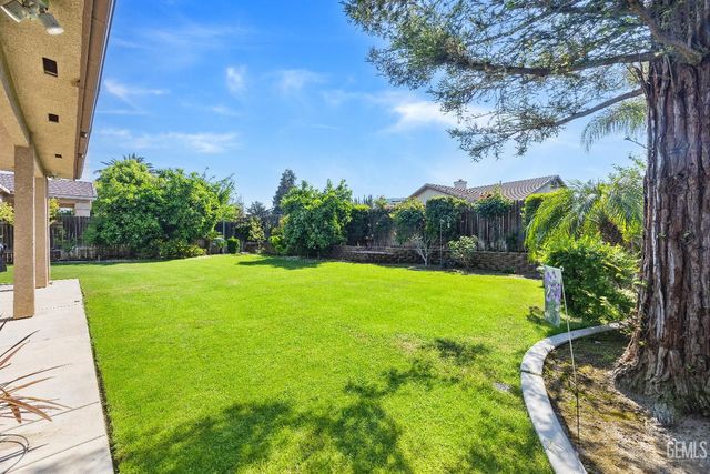 12003 Roaring River Avenue, Bakersfield, CA 93311