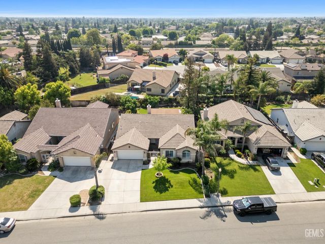 12003 Roaring River Avenue, Bakersfield, CA 93311