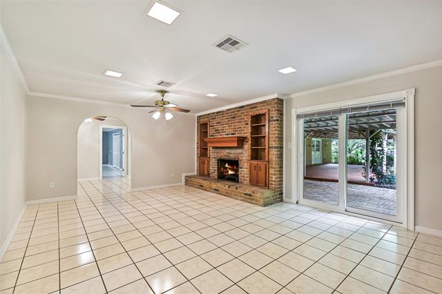 524 Fairdale Street, Friendswood, TX 77546