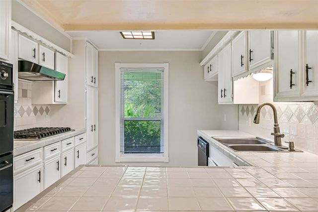 524 Fairdale Street, Friendswood, TX 77546