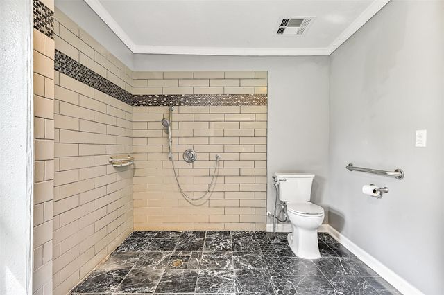 524 Fairdale Street, Friendswood, TX 77546