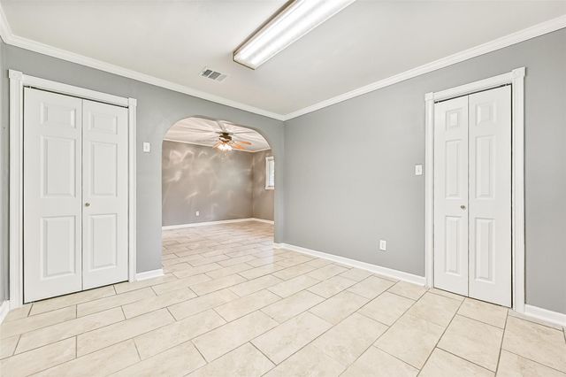 524 Fairdale Street, Friendswood, TX 77546