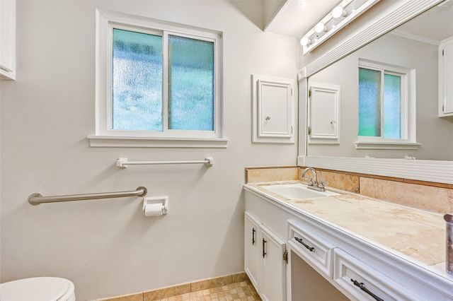 524 Fairdale Street, Friendswood, TX 77546