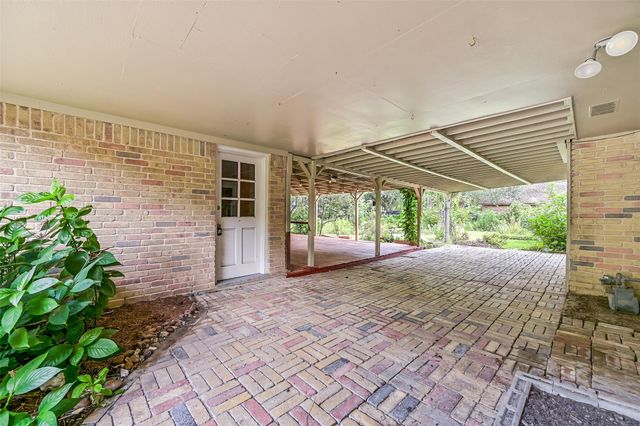 524 Fairdale Street, Friendswood, TX 77546