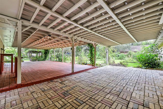 524 Fairdale Street, Friendswood, TX 77546