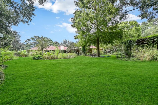 524 Fairdale Street, Friendswood, TX 77546