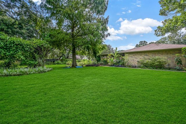 524 Fairdale Street, Friendswood, TX 77546