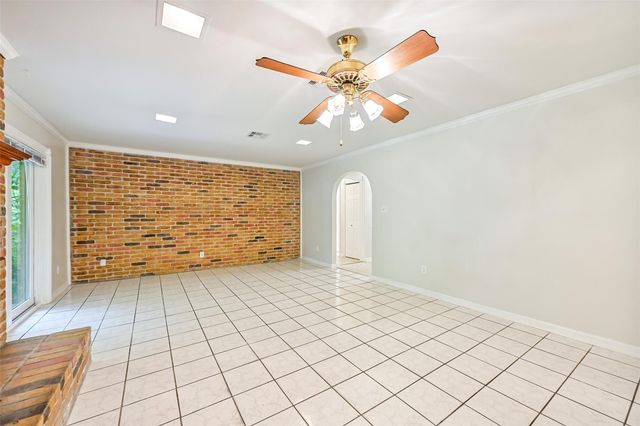 524 Fairdale Street, Friendswood, TX 77546