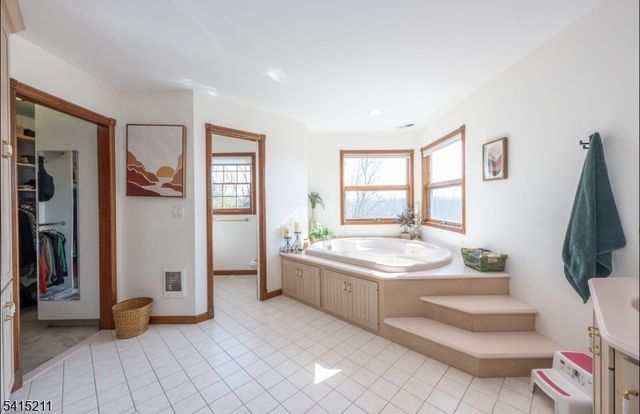 10 Mountain View Dr, Wantage Twp., NJ 07461