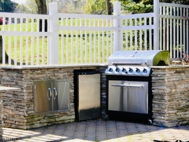 10 Mountain View Dr, Wantage Twp., NJ 07461