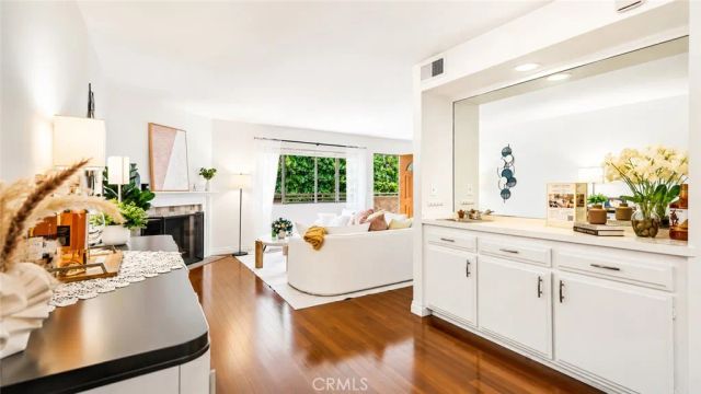 432 S Oak Knoll Avenue 4, Pasadena, CA 91101