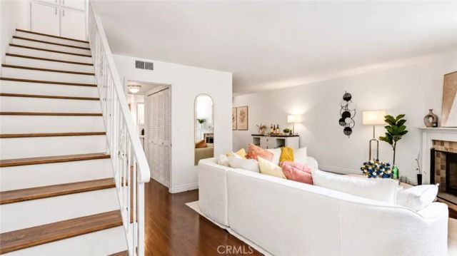 432 S Oak Knoll Avenue 4, Pasadena, CA 91101