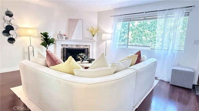 432 S Oak Knoll Avenue 4, Pasadena, CA 91101