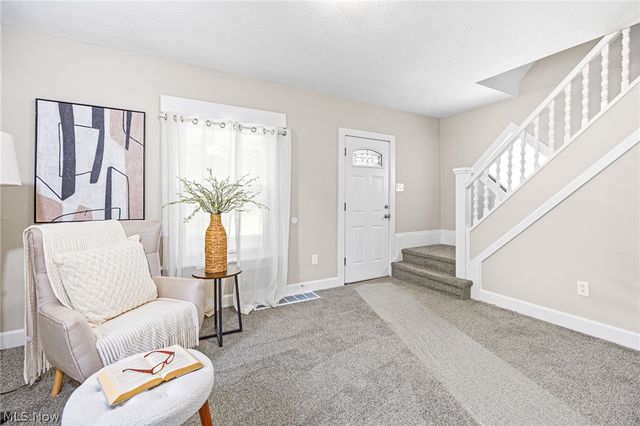 30 16th Street NW, Barberton, OH 44203