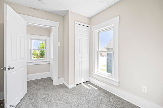30 16th Street NW, Barberton, OH 44203
