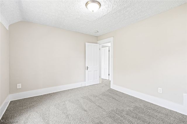 30 16th Street NW, Barberton, OH 44203