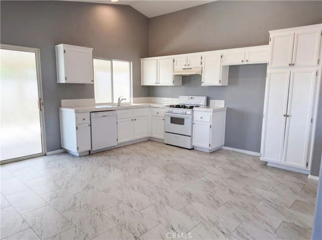 13577 Monterey, Victorville, CA 92392