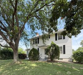 1129 W Dorothy Lane, Dayton, OH 45409