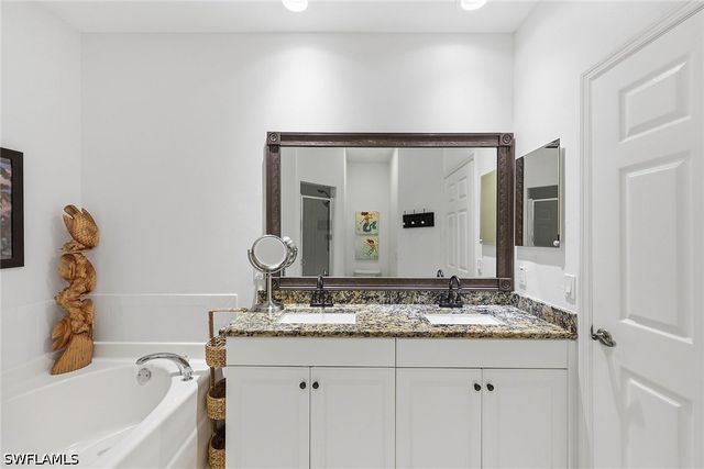 1150 Sweetwater LN 1207, Naples, FL 34110