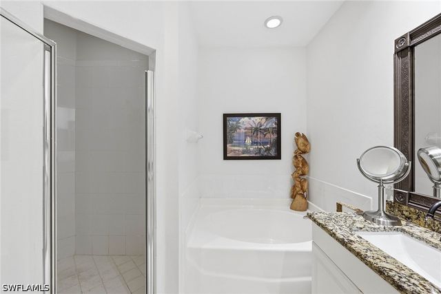 1150 Sweetwater LN 1207, Naples, FL 34110