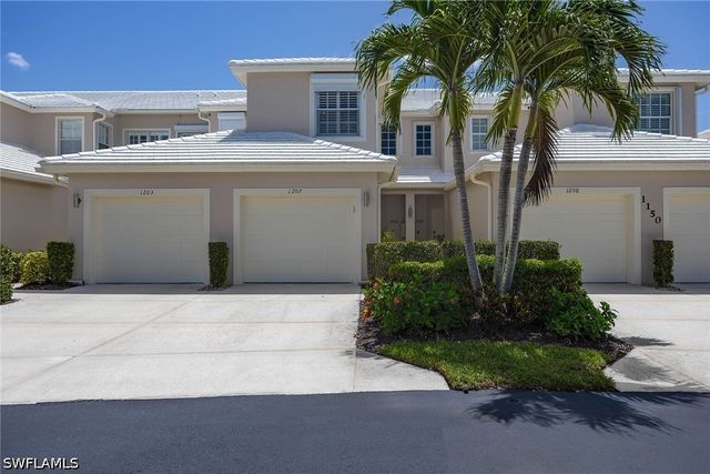 1150 Sweetwater LN 1207, Naples, FL 34110