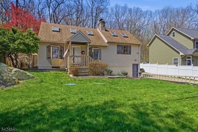7 Pathfinder Trl, Jefferson Twp., NJ 07885