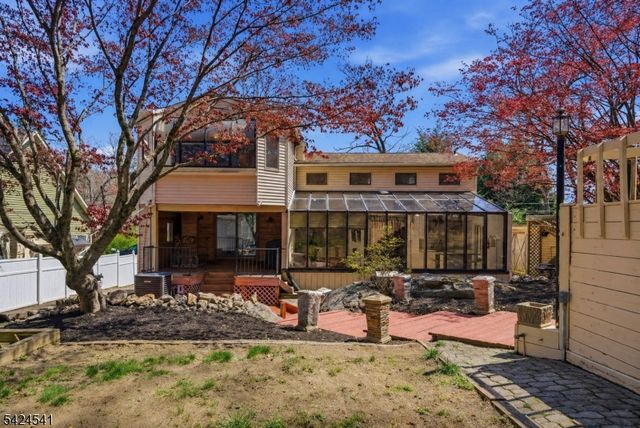 7 Pathfinder Trl, Jefferson Twp., NJ 07885