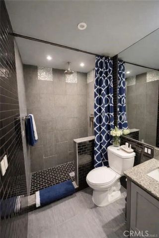 800 N Hobart, Los Angeles, CA 90029