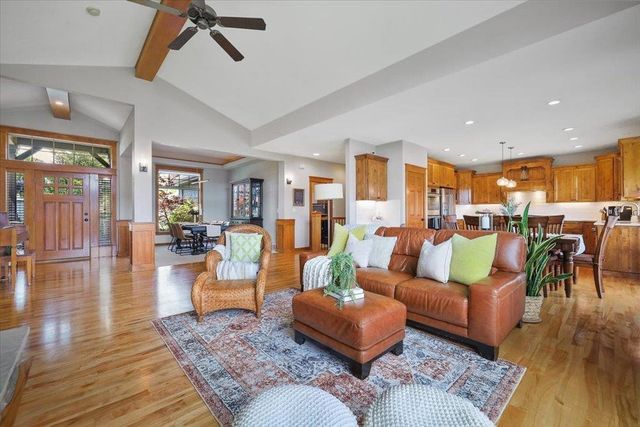 1706 N Rim View Ct, Spokane, WA 99224
