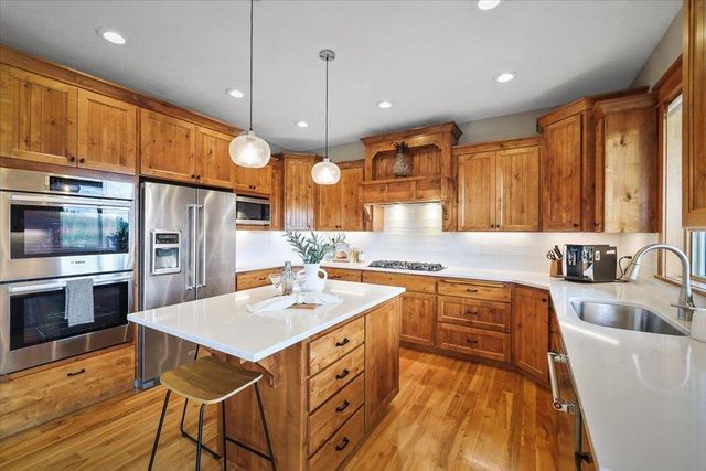 1706 N Rim View Ct, Spokane, WA 99224