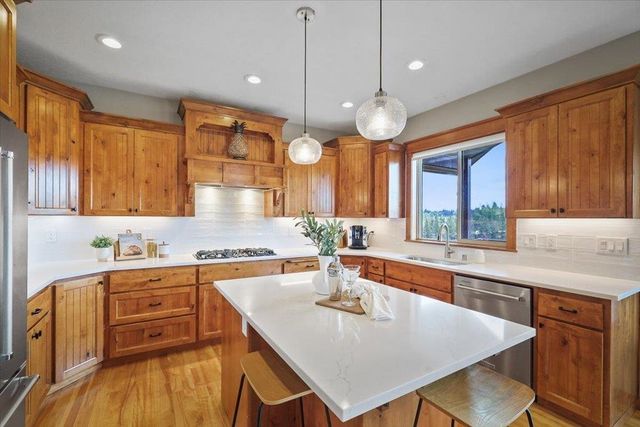 1706 N Rim View Ct, Spokane, WA 99224