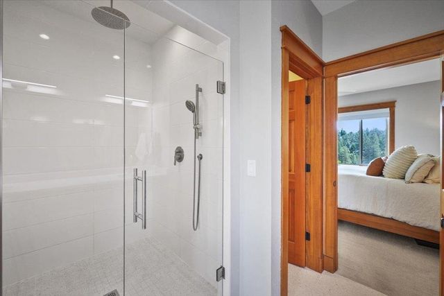 1706 N Rim View Ct, Spokane, WA 99224