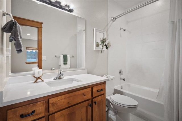 1706 N Rim View Ct, Spokane, WA 99224